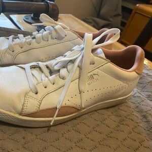 PUMA Pink and White Tennis Shoe